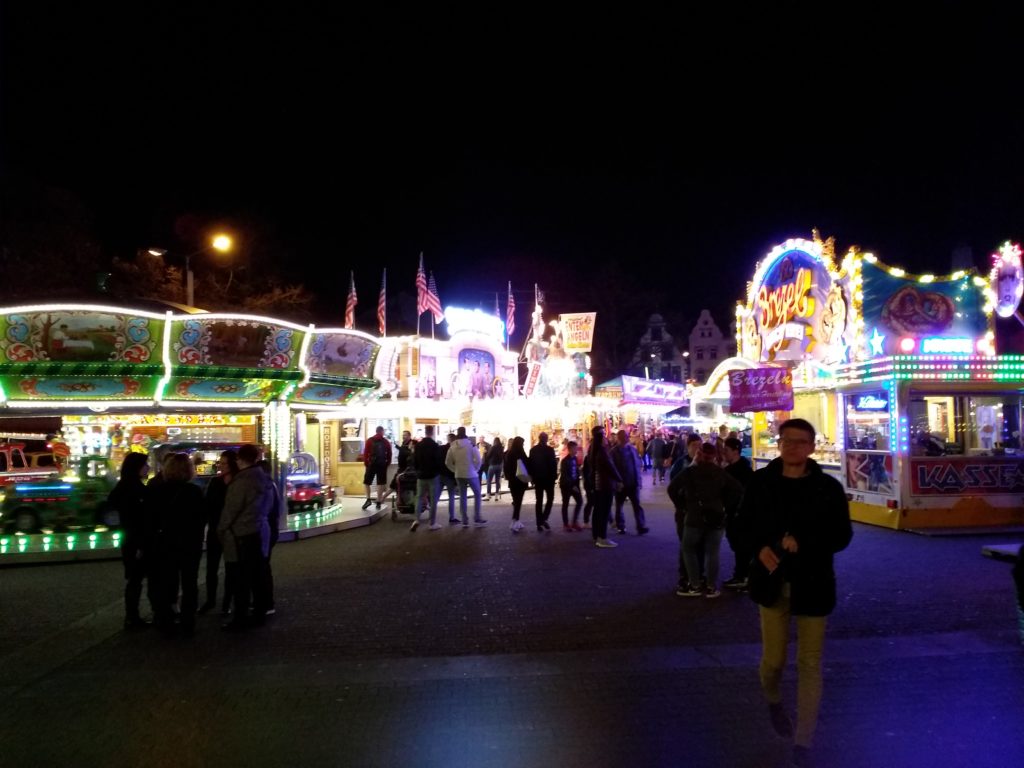 Erfurter Altstadtfrühling am späten Abend Frühlingsfest Erfurt am Abend
