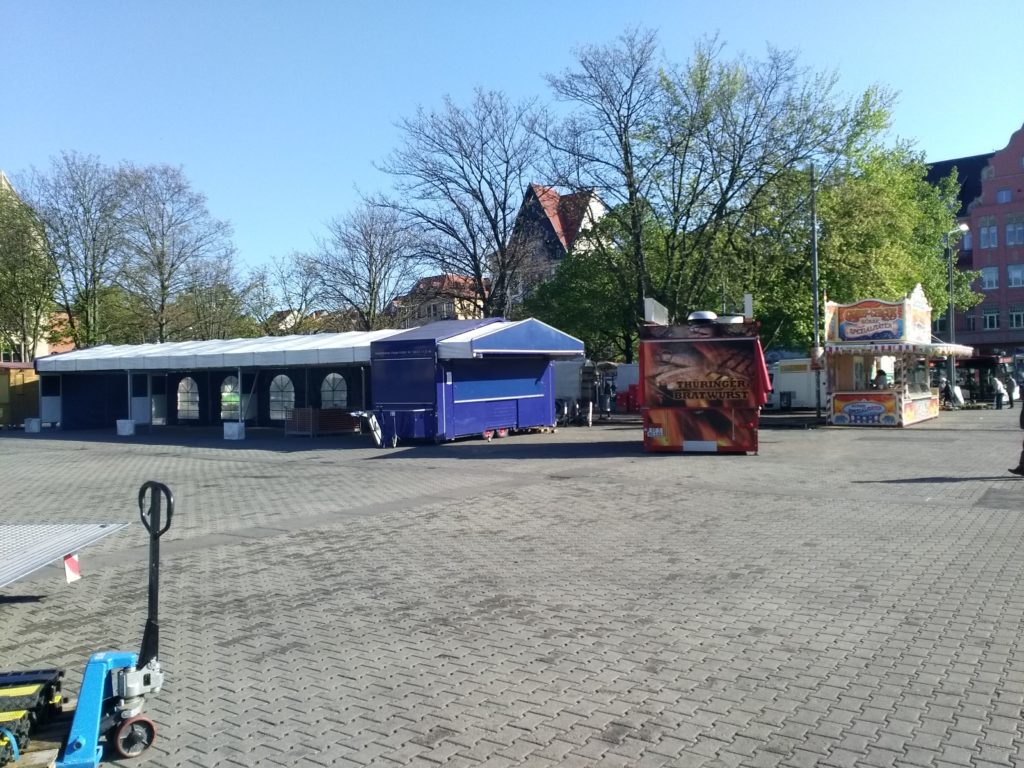 Bierzelt Buden Speisen Getränke Erfurter Domplatz Walpurgisnacht Maifeuer Tanz in den Mai Erfurt