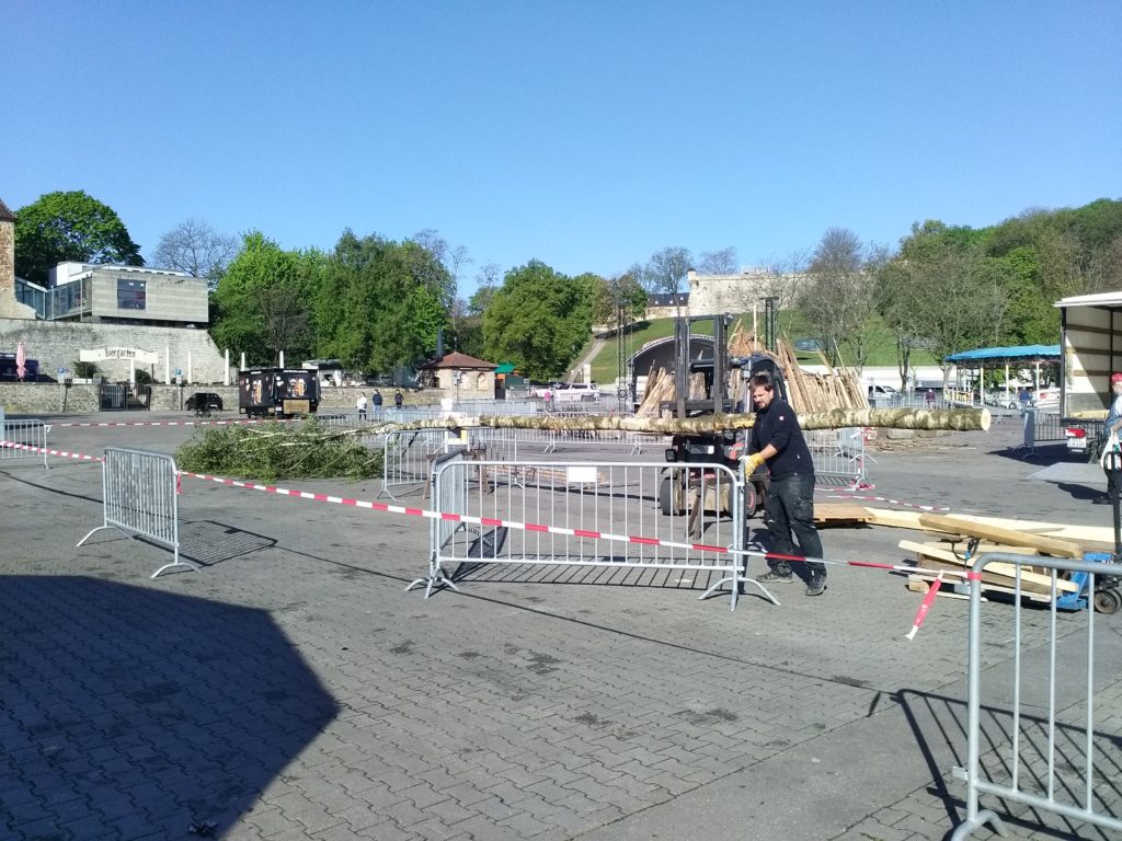 Maibaum Erfurter Domplatz Tanz in den Mai 2019 Erfurt